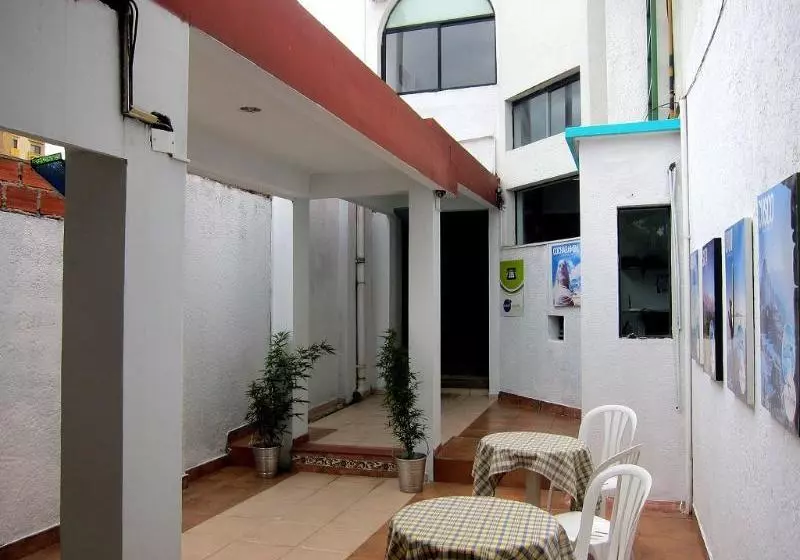 مسافرخانه Casa Internacional Los Aventureros