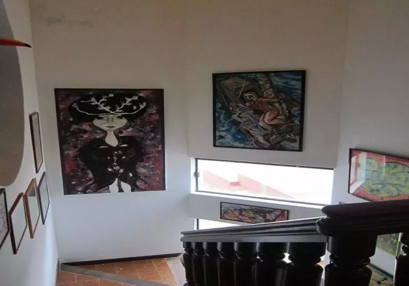 مسافرخانه Casa Internacional Los Aventureros