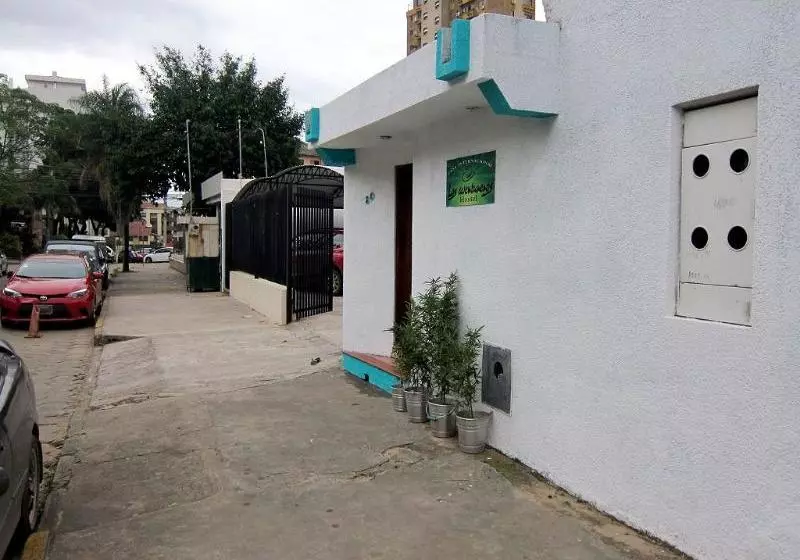 مسافرخانه Casa Internacional Los Aventureros