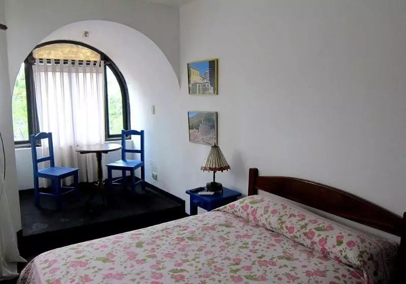 مسافرخانه Casa Internacional Los Aventureros