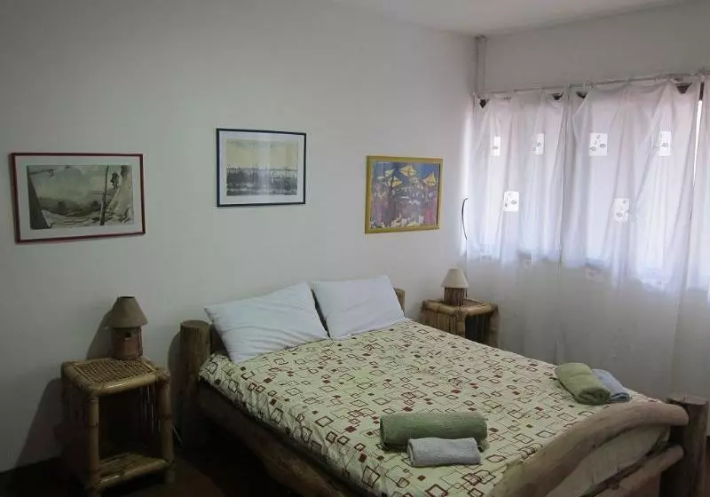 مسافرخانه Casa Internacional Los Aventureros