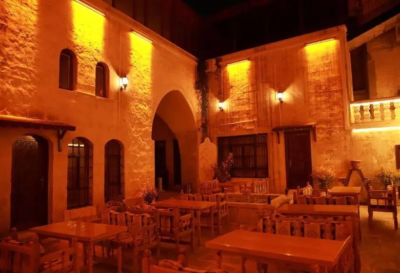 هتل Aslan Konuk Evi