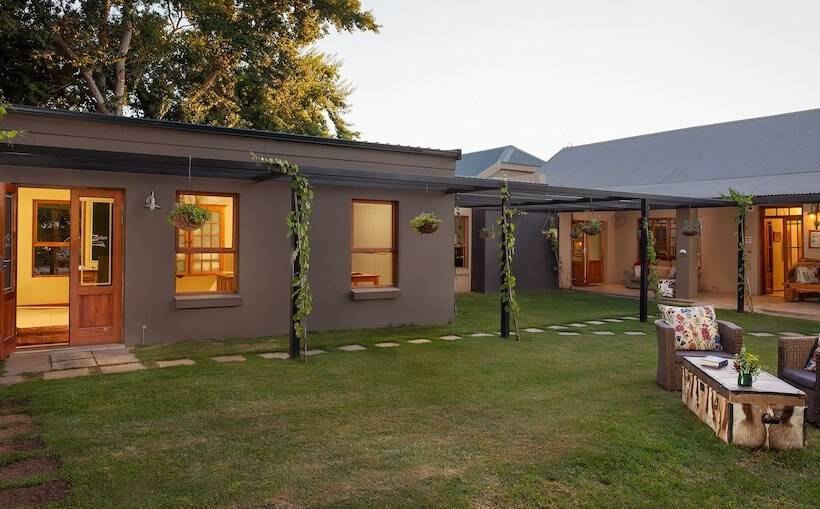 בית מלון כפרי De Zeekoe Guest Farm