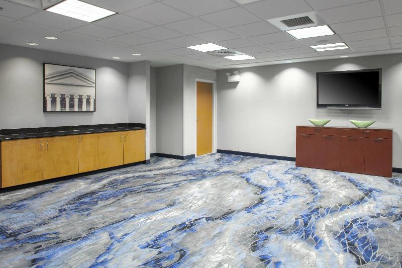 Отель Fairfield Inn And Suites By Marriott Gadsden