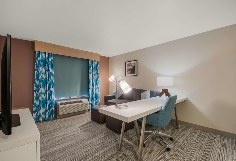 בית מלון כפרי Hilton Garden Inn Oklahoma City Midtown