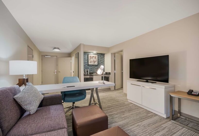 בית מלון כפרי Hilton Garden Inn Oklahoma City Midtown