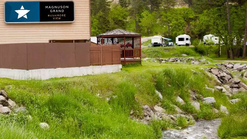 Hotel Magnuson Grand Rushmore View