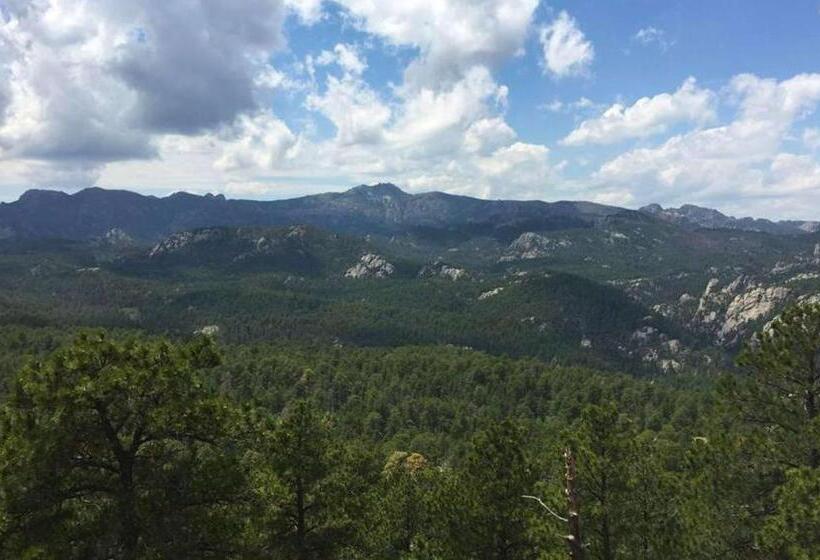 Hotel Magnuson Grand Rushmore View