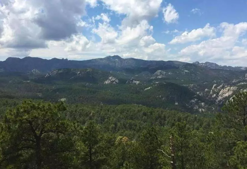 Hotel Magnuson Grand Rushmore View