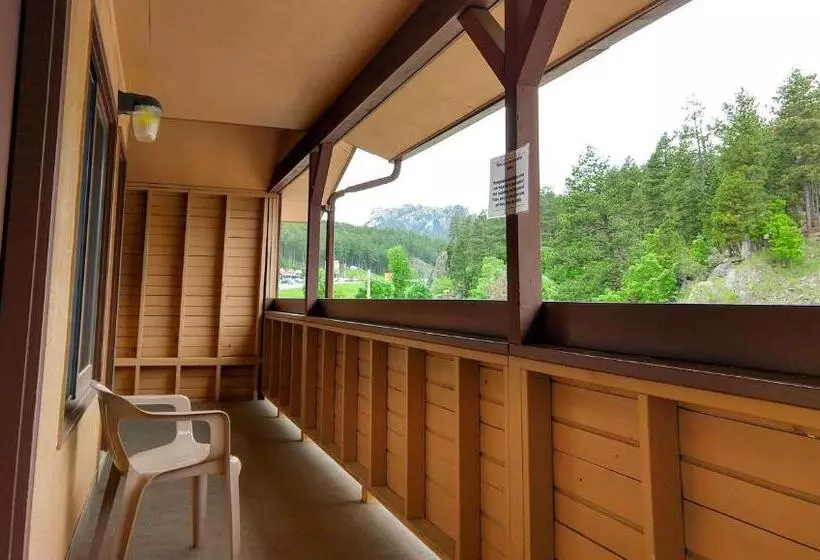 Hotel Magnuson Grand Rushmore View