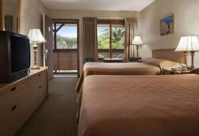 Hotel Magnuson Grand Rushmore View
