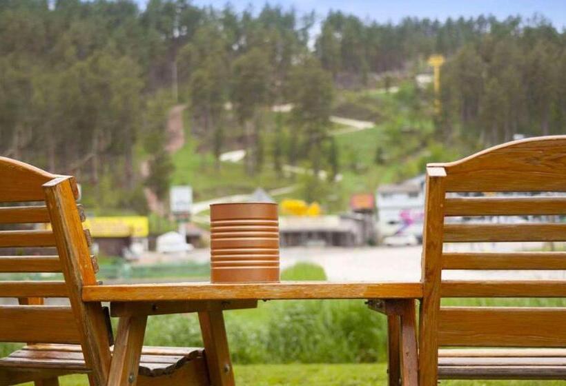 Hotel Magnuson Grand Rushmore View