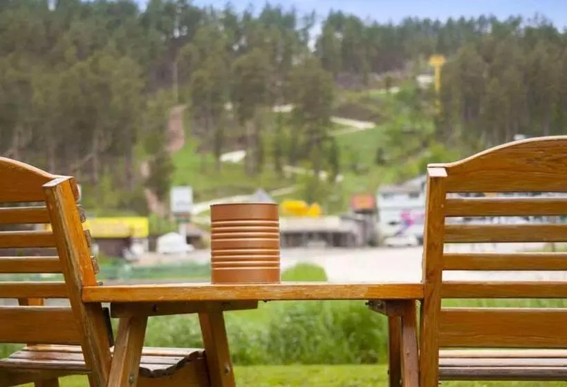 Hotel Magnuson Grand Rushmore View