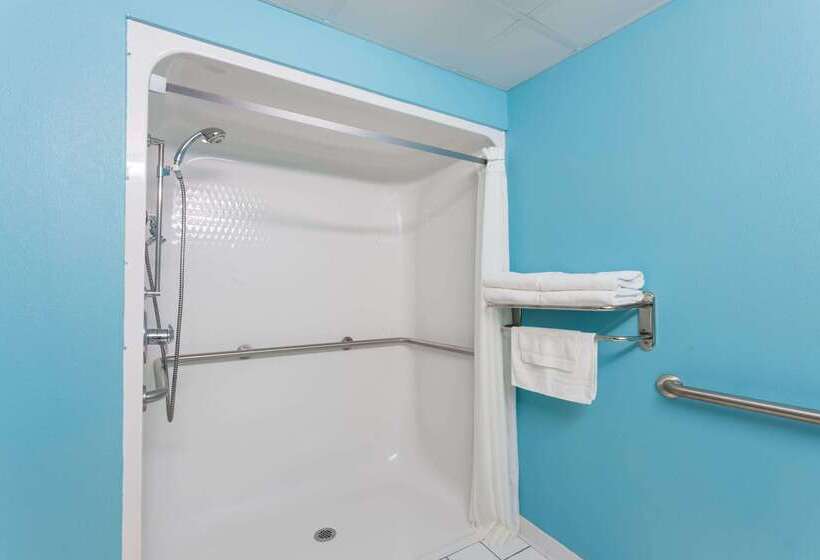 Отель Super 8 By Wyndham Indianola