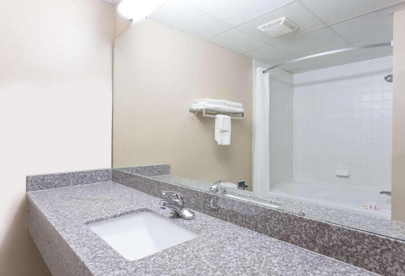 Отель Super 8 By Wyndham Indianola