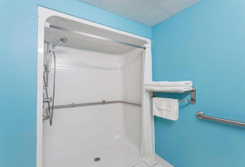 Отель Super 8 By Wyndham Indianola