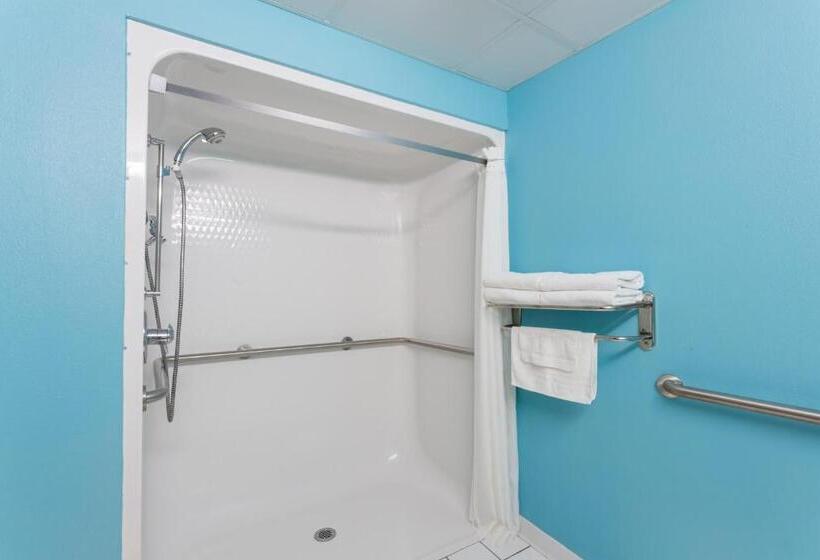 Отель Super 8 By Wyndham Indianola