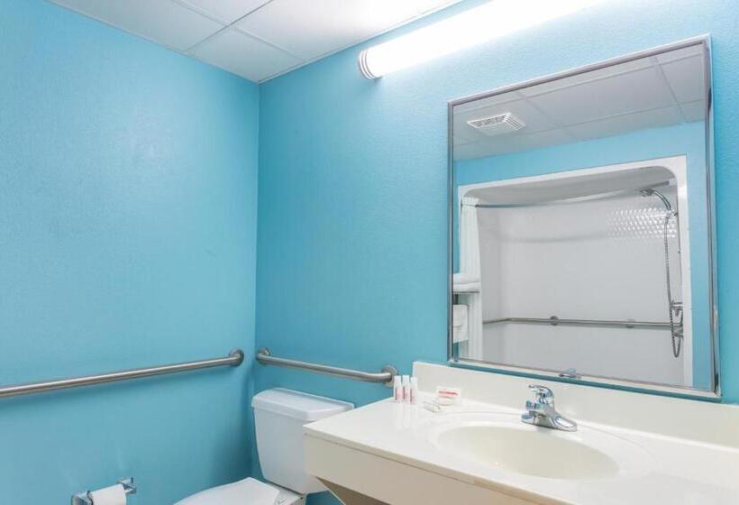 Отель Super 8 By Wyndham Indianola