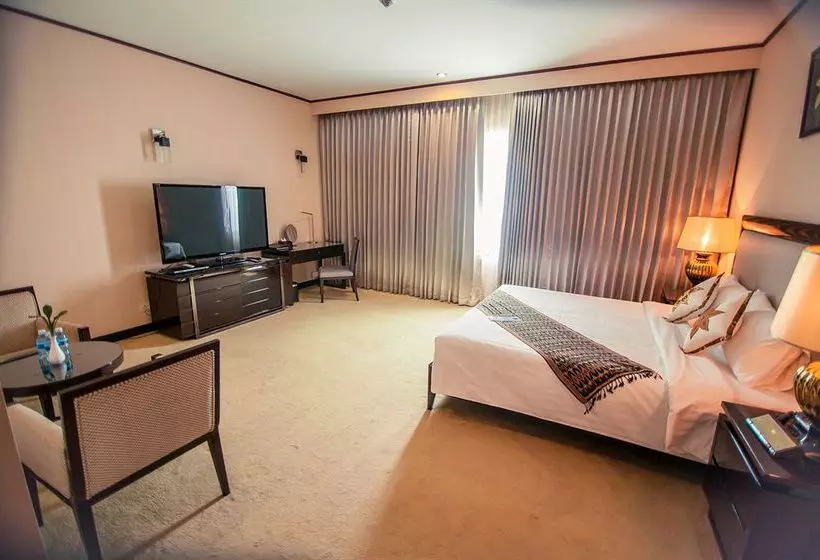 Отель Herman International