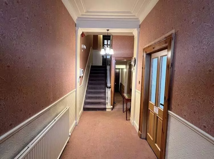 Hotel Butlers Guest House