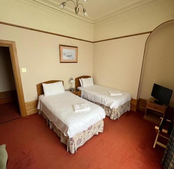 בית מלון כפרי Butlers Guest House