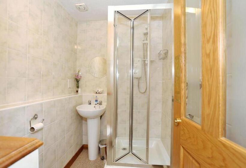 בית מלון כפרי Butlers Guest House