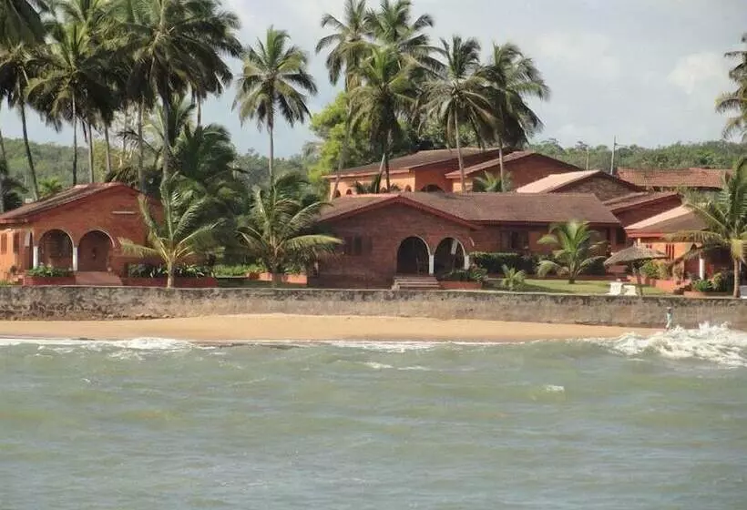 酒店 Coconut Grove Beach Resort