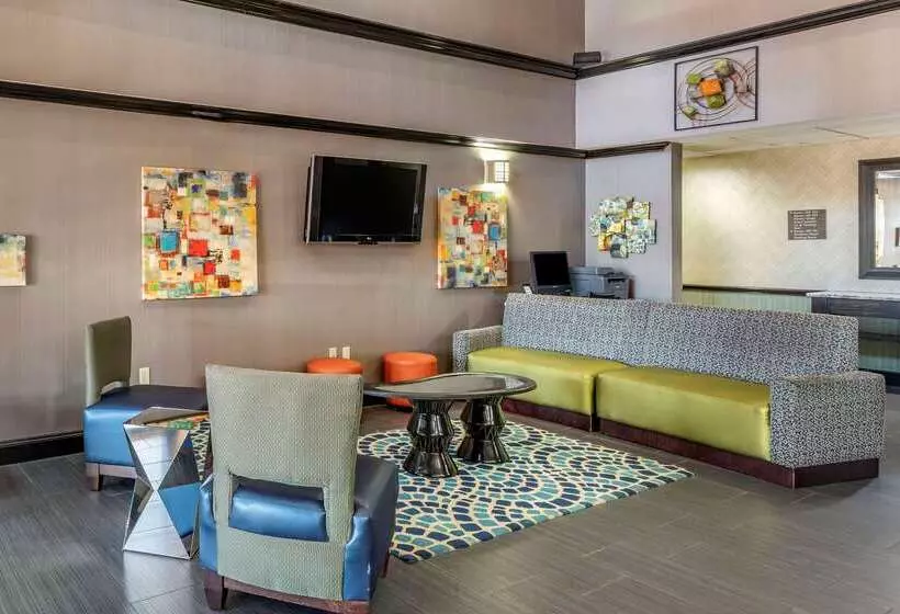 호텔 Comfort Inn & Suites Pauls Valley  City Lake