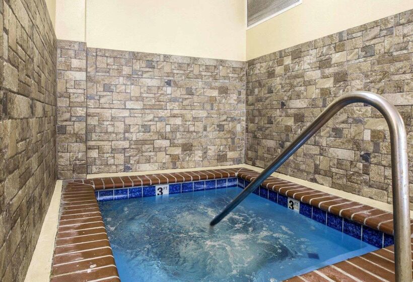 ホテル Comfort Inn & Suites