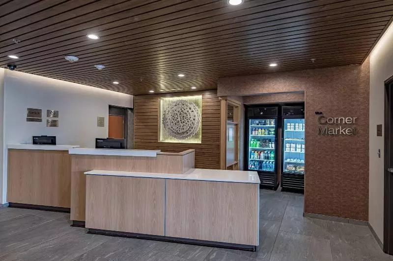 酒店 Comfort Suites Near Northeast Mall