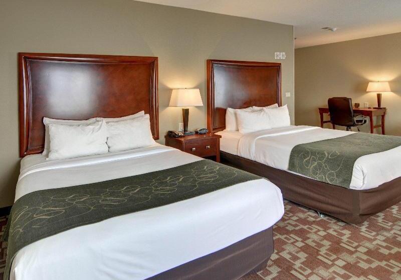 Отель Comfort Suites Near Northeast Mall