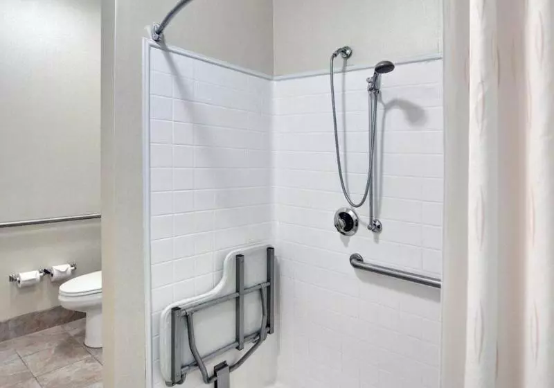 酒店 Comfort Suites Near Northeast Mall