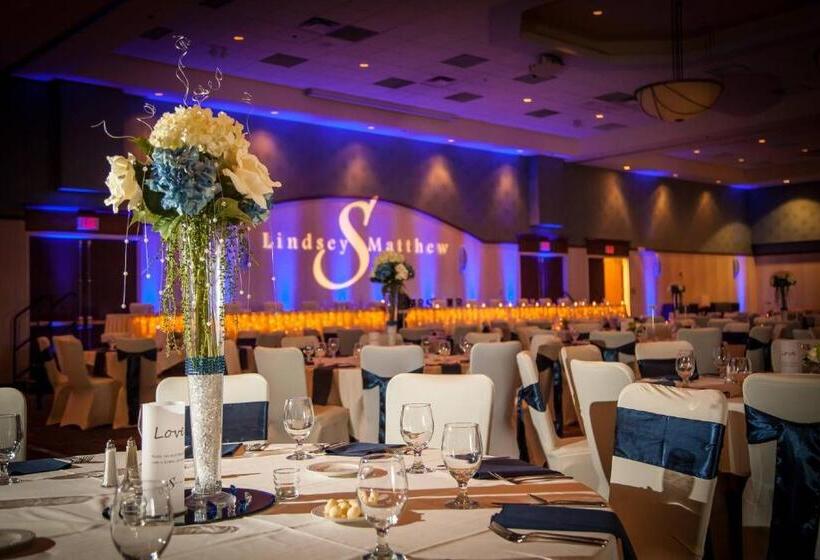 هتل Courtyard Fargo Moorhead, Mn