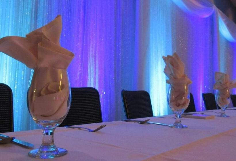 هتل Courtyard Fargo Moorhead, Mn