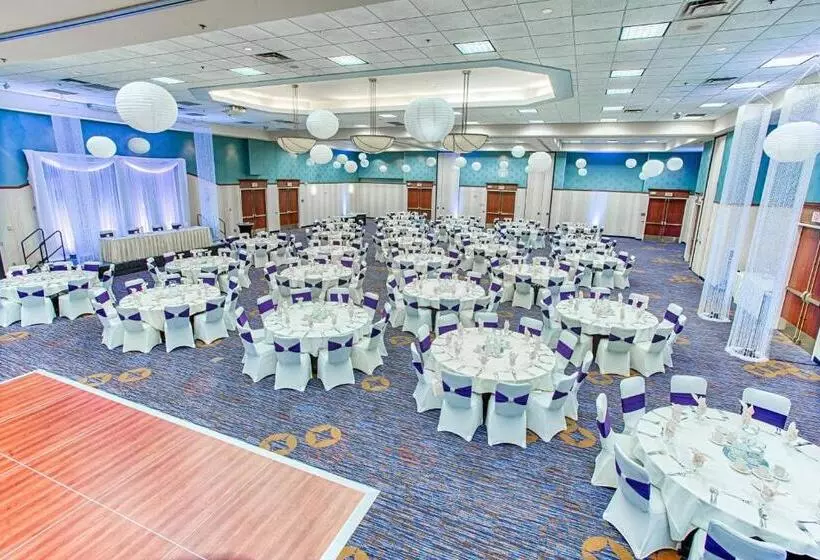 هتل Courtyard Fargo Moorhead, Mn