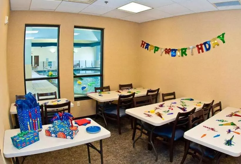 هتل Courtyard Fargo Moorhead, Mn