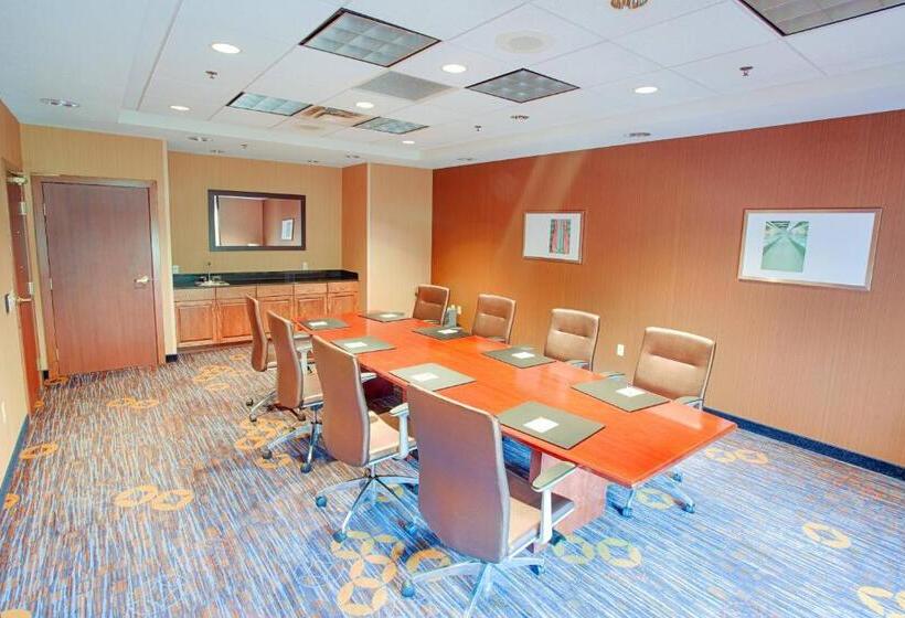 هتل Courtyard Fargo Moorhead, Mn