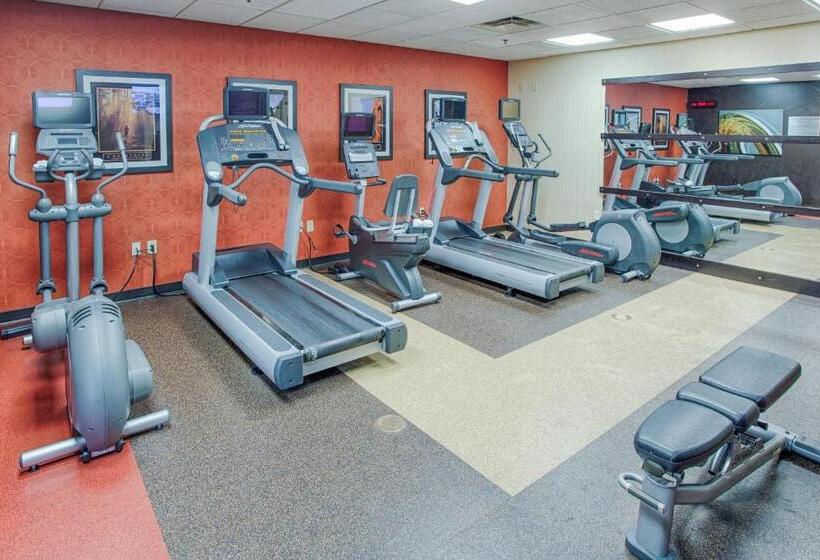 هتل Courtyard Fargo Moorhead, Mn