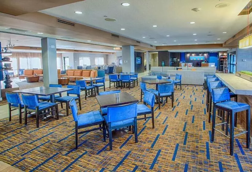 هتل Courtyard Fargo Moorhead, Mn