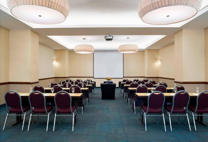 هتل Courtyard By Marriott Mexico City Airport