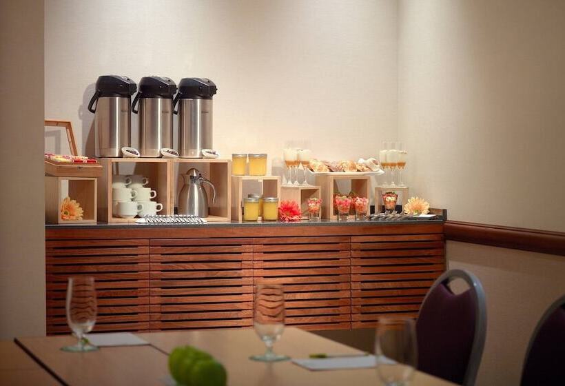 هتل Courtyard By Marriott Mexico City Airport