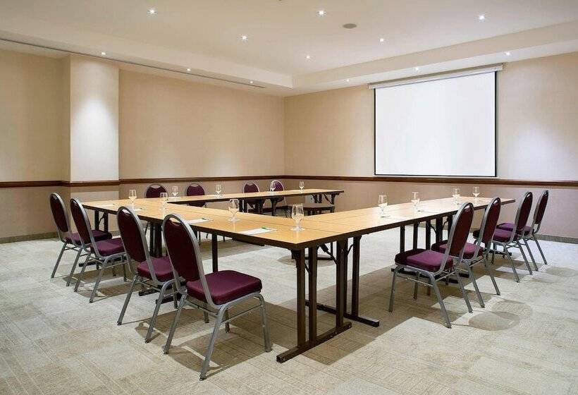 هتل Courtyard By Marriott Mexico City Airport