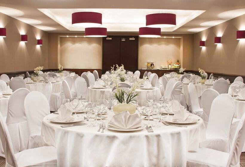 هتل Courtyard By Marriott Mexico City Airport