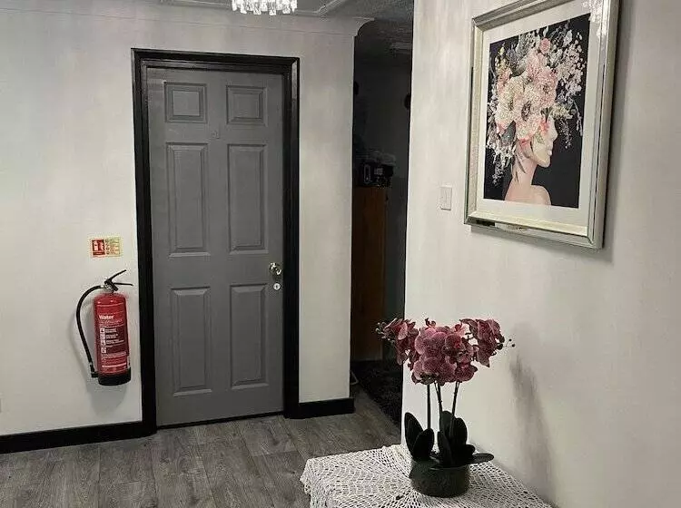 ホテル Da Vinci Guest House Gatwick
