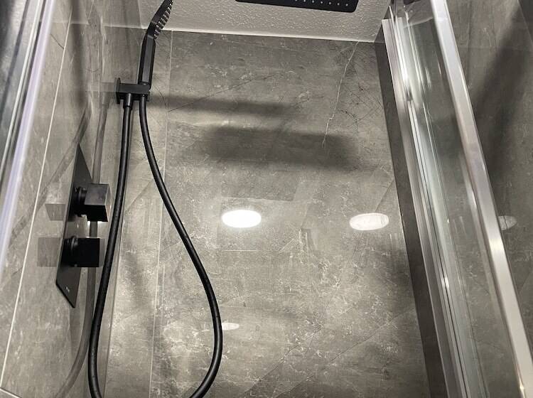 فندق Da Vinci Guest House Gatwick