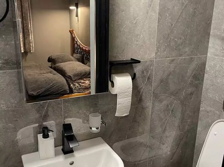 ホテル Da Vinci Guest House Gatwick