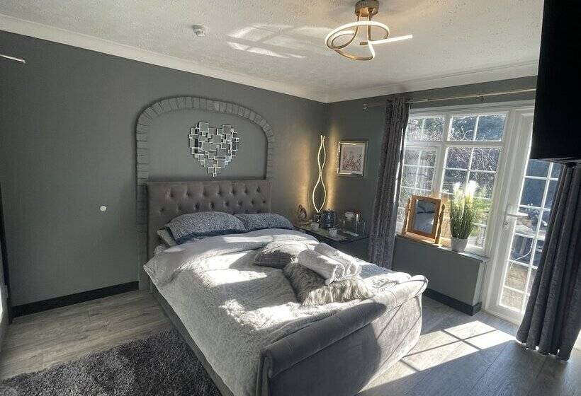 فندق Da Vinci Guest House Gatwick