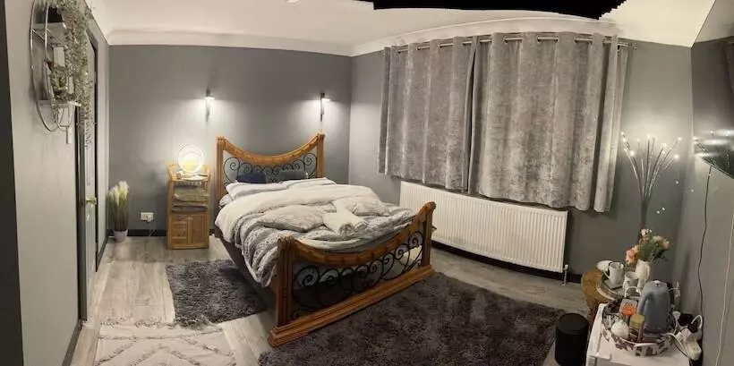 ホテル Da Vinci Guest House Gatwick