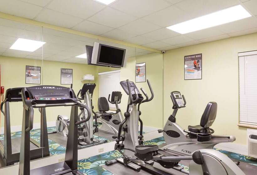 酒店 Days Inn & Suites By Wyndham Savannah North I95