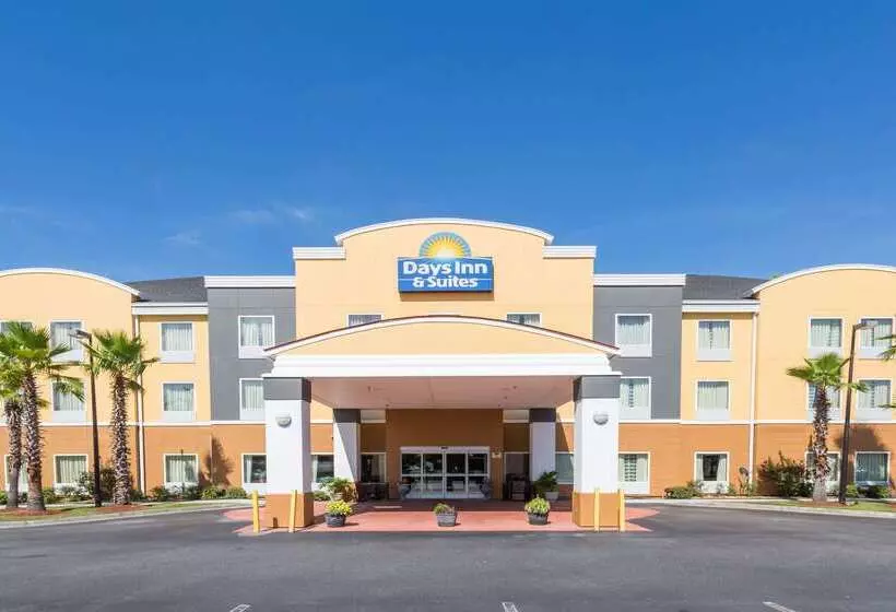 Hotel Days Inn & Suites By Wyndham Savannah North I95